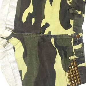 Forever 21 Camouflage Short
